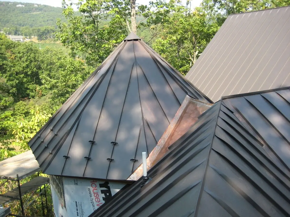 Professional Gutter Cleaning by Craftsman Roofing in Sandy Flat